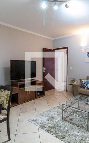 Casa à venda com 180m², 3 quartos e 2 vagas Casa à venda com 180m², 3 quartos e 2 vagasSala de Estar