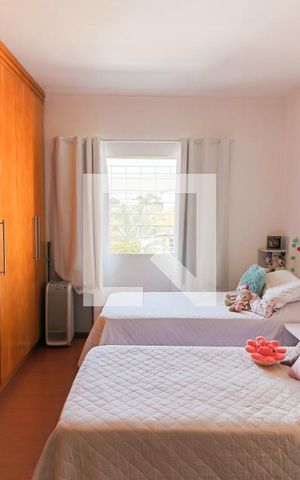 Casa à venda com 185m², 3 quartos e 3 vagas Casa à venda com 185m², 3 quartos e 3 vagasSuite 1