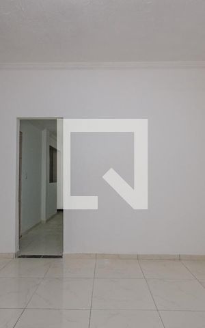 Casa à venda com 900m², 4 quartos e 3 vagas Casa à venda com 900m², 4 quartos e 3 vagasbarração piso térreo Suíte