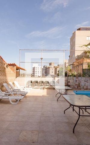 Casa à venda com 900m², 4 quartos e 3 vagas Casa à venda com 900m², 4 quartos e 3 vagasÁrea Externa - piscina