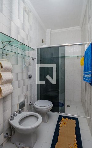 Casa à venda com 900m², 4 quartos e 3 vagas Casa à venda com 900m², 4 quartos e 3 vagasBanheiro Suíte 2