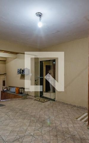 Casa à venda com 900m², 4 quartos e 3 vagas Casa à venda com 900m², 4 quartos e 3 vagasGaragem