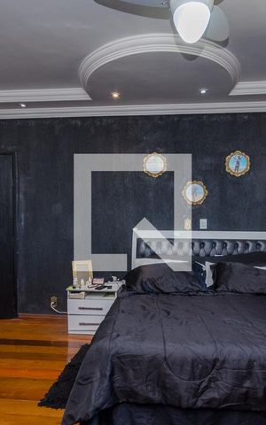 Casa à venda com 900m², 4 quartos e 3 vagas Casa à venda com 900m², 4 quartos e 3 vagasSuíte 4