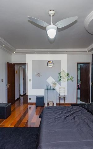 Casa à venda com 900m², 4 quartos e 3 vagas Casa à venda com 900m², 4 quartos e 3 vagasSuíte 4