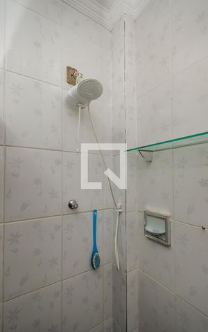 Casa à venda com 900m², 4 quartos e 3 vagas Casa à venda com 900m², 4 quartos e 3 vagasBanheiro Suíte 2
