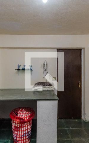 Casa à venda com 900m², 4 quartos e 3 vagas Casa à venda com 900m², 4 quartos e 3 vagasÁrea de Serviço