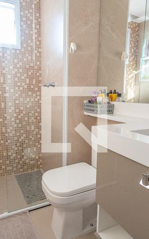 Apartamento à venda com 68m², 3 quartos e 2 vagas Apartamento à venda com 68m², 3 quartos e 2 vagasBanheiro da Suíte