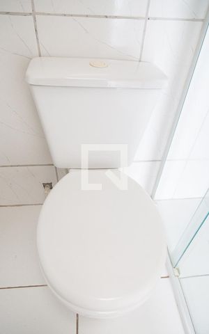 Casa de condomínio à venda com 83m², 2 quartos e 2 vagasBanheiro do Quarto 1