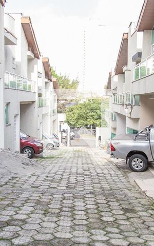 Casa de condomínio à venda com 83m², 2 quartos e 2 vagasÁrea comum