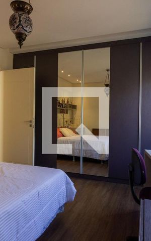 Casa de condomínio à venda com 412m², 5 quartos e 4 vagas Casa de condomínio à venda com 412m², 5 quartos e 4 vagasSuíte 4