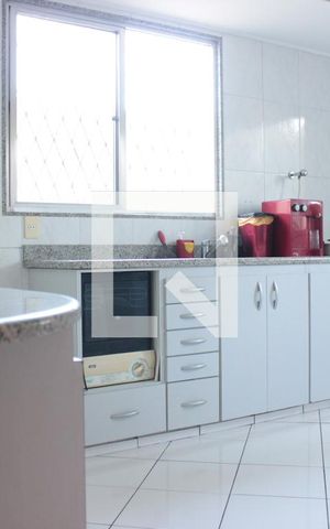 Casa à venda com 231m², 3 quartos e 2 vagasCozinha