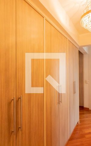 Apartamento à venda com 430m², 4 quartos e 4 vagas Apartamento à venda com 430m², 4 quartos e 4 vagasSuíte 3