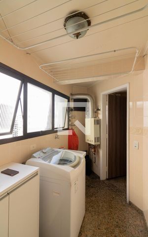 Apartamento à venda com 430m², 4 quartos e 4 vagas Apartamento à venda com 430m², 4 quartos e 4 vagasÁrea de Serviço