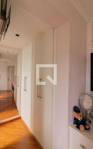 Apartamento à venda com 430m², 4 quartos e 4 vagas Apartamento à venda com 430m², 4 quartos e 4 vagasSuíte 1