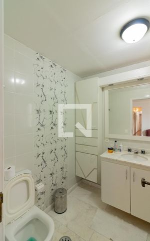 Apartamento à venda com 430m², 4 quartos e 4 vagas Apartamento à venda com 430m², 4 quartos e 4 vagasBanheiro Suíte 3