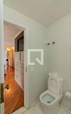 Apartamento à venda com 430m², 4 quartos e 4 vagas Apartamento à venda com 430m², 4 quartos e 4 vagasBanheiro Suíte 3