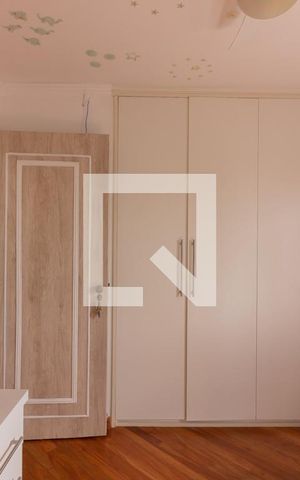 Apartamento à venda com 430m², 4 quartos e 4 vagas Apartamento à venda com 430m², 4 quartos e 4 vagasSuíte 2