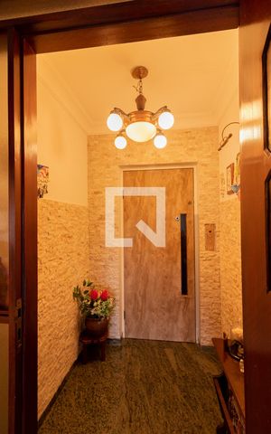 Apartamento à venda com 430m², 4 quartos e 4 vagas Apartamento à venda com 430m², 4 quartos e 4 vagasEntrada