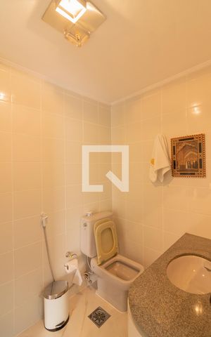 Apartamento à venda com 430m², 4 quartos e 4 vagas Apartamento à venda com 430m², 4 quartos e 4 vagasBanheiro Cobertura