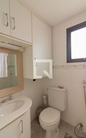 Apartamento à venda com 430m², 4 quartos e 4 vagas Apartamento à venda com 430m², 4 quartos e 4 vagasBanheiro Suíte 1