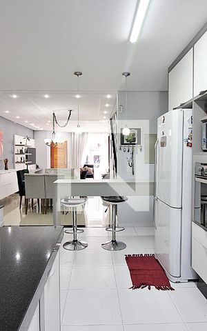 Casa à venda com 286m², 3 quartos e 4 vagasCozinha