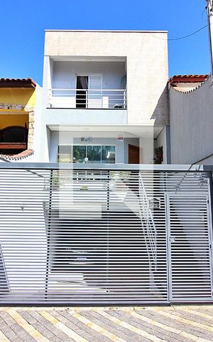 Casa à venda com 286m², 3 quartos e 4 vagasFachada