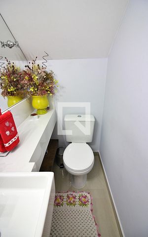 Casa à venda com 286m², 3 quartos e 4 vagasLavabo da Sala