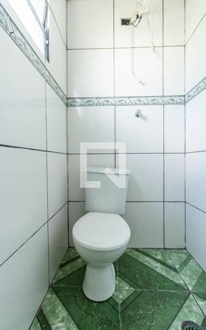 Casa à venda com 210m², 3 quartos e sem vaga Casa à venda com 210m², 3 quartos e sem vagaBanheiro