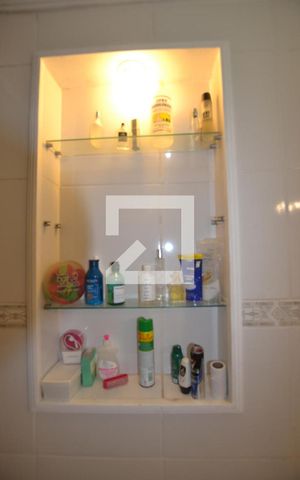 Apartamento à venda com 80m², 2 quartos e sem vagaBanheiro