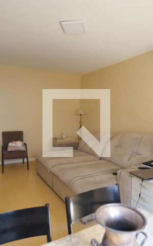Apartamento à venda com 80m², 2 quartos e sem vagaSala