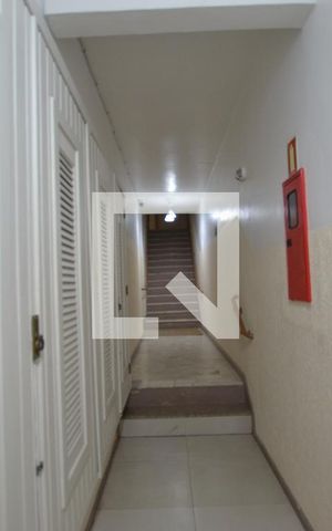 Apartamento à venda com 80m², 2 quartos e sem vagaCorredor