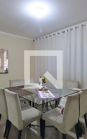 Casa à venda com 125m², 3 quartos e 2 vagasCopa