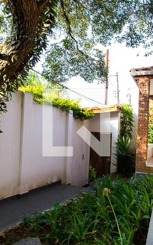 Casa à venda com 140m², 2 quartos e 2 vagas Casa à venda com 140m², 2 quartos e 2 vagasJardim da frente