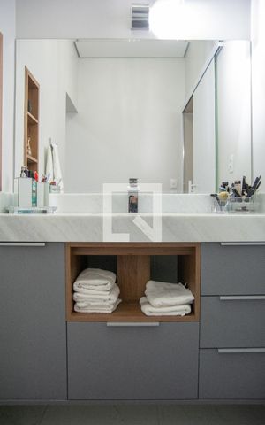 Casa à venda com 190m², 2 quartos e 4 vagas Casa à venda com 190m², 2 quartos e 4 vagasBanheiro da Suíte 2