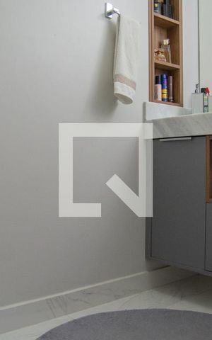 Casa à venda com 190m², 2 quartos e 4 vagas Casa à venda com 190m², 2 quartos e 4 vagasBanheiro da Suíte 2