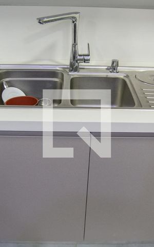 Casa à venda com 190m², 2 quartos e 4 vagas Casa à venda com 190m², 2 quartos e 4 vagasCozinha - Torneira