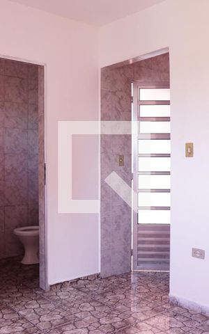 Casa para alugar com 32m², 1 quarto e sem vagaQuarto