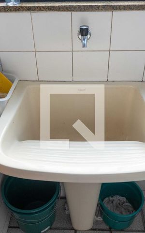 Apartamento à venda com 140m², 3 quartos e 2 vagas Apartamento à venda com 140m², 3 quartos e 2 vagasÁrea de Serviço