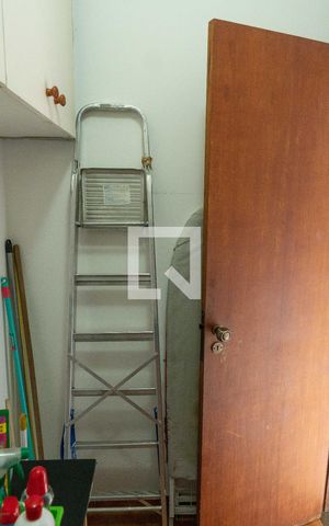 Apartamento à venda com 140m², 3 quartos e 2 vagas Apartamento à venda com 140m², 3 quartos e 2 vagasQuarto de Serviço