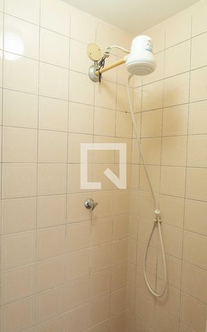 Apartamento à venda com 140m², 3 quartos e 2 vagas Apartamento à venda com 140m², 3 quartos e 2 vagasBanheiro de Serviço