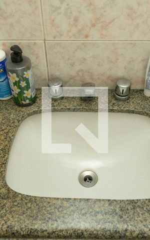 Apartamento à venda com 140m², 3 quartos e 2 vagas Apartamento à venda com 140m², 3 quartos e 2 vagasBanheiro da Suíte