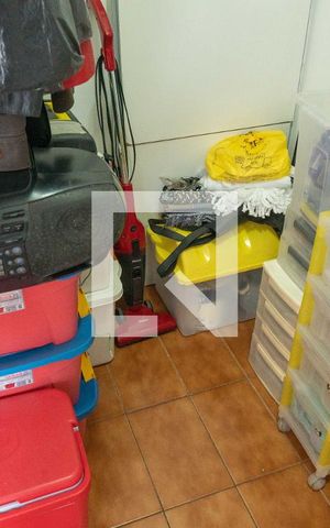Apartamento à venda com 140m², 3 quartos e 2 vagas Apartamento à venda com 140m², 3 quartos e 2 vagasQuarto de Serviço