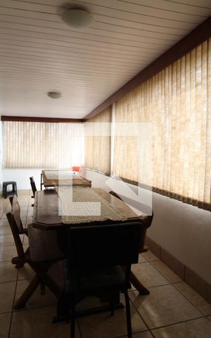Casa à venda com 364m², 6 quartos e 4 vagassalão de festas 