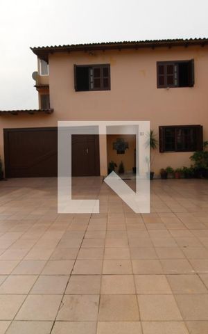 Casa à venda com 364m², 6 quartos e 4 vagasFachada
