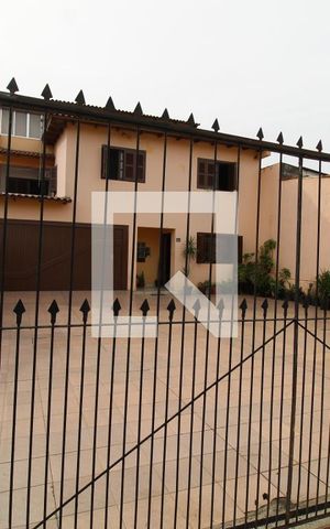Casa à venda com 364m², 6 quartos e 4 vagasFachada
