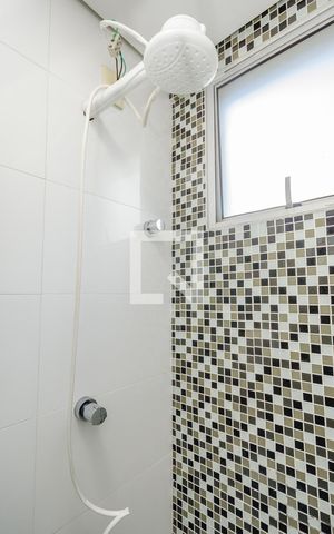 Apartamento para alugar com 70m², 2 quartos e 2 vagasBanheiro Social