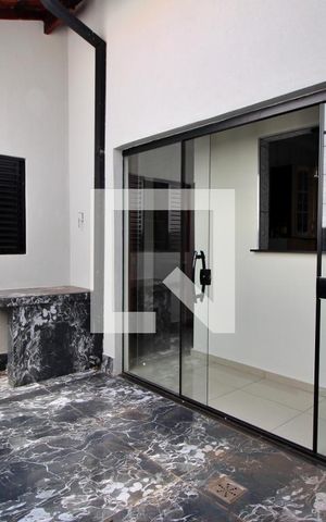 Casa à venda com 237m², 4 quartos e 4 vagasÁrea de sol