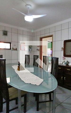 Casa à venda com 237m², 4 quartos e 4 vagasCopa