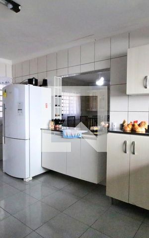 Casa à venda com 237m², 4 quartos e 4 vagasCozinha