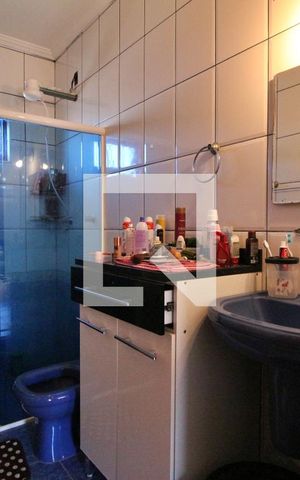 Casa à venda com 237m², 4 quartos e 4 vagasBanheiro do Quarto 3 (suíte)